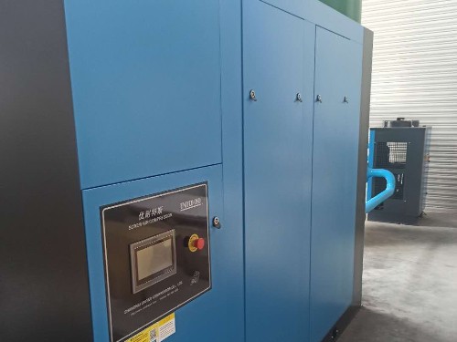 132kW優耐特斯兩級壓縮空壓機安裝調試完成！